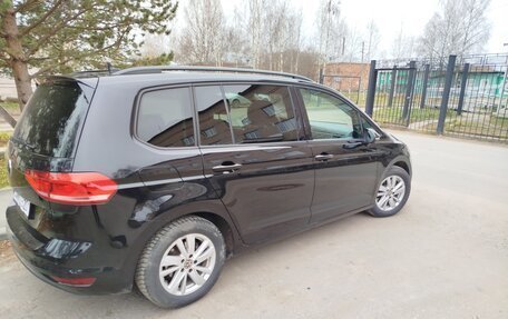 Volkswagen Touran III, 2020 год, 1 870 000 рублей, 4 фотография