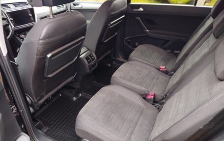 Volkswagen Touran III, 2020 год, 1 870 000 рублей, 6 фотография