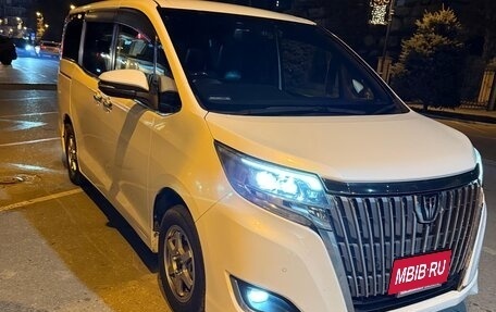 Toyota Esquire I, 2019 год, 2 500 000 рублей, 2 фотография