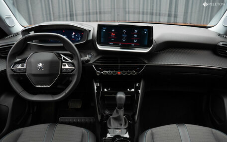 Peugeot 2008 II, 2021 год, 1 950 000 рублей, 10 фотография