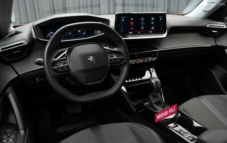 Peugeot 2008 II, 2021 год, 1 950 000 рублей, 9 фотография