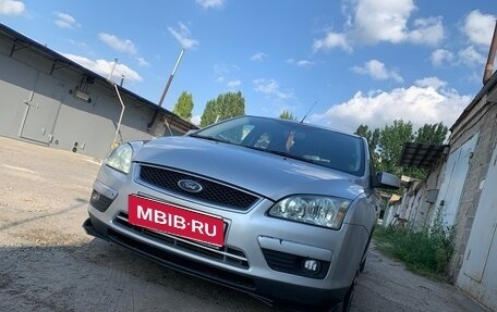 Ford Focus II рестайлинг, 2005 год, 575 000 рублей, 1 фотография