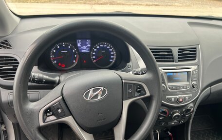 Hyundai Solaris II рестайлинг, 2015 год, 970 000 рублей, 6 фотография