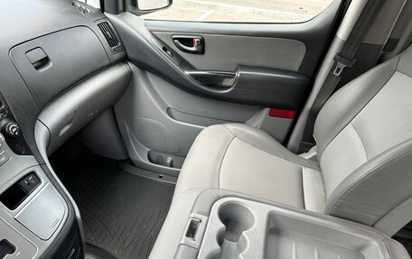 Hyundai Grand Starex Grand Starex I рестайлинг 2, 2010 год, 850 000 рублей, 14 фотография