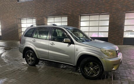 Toyota RAV4, 2004 год, 649 000 рублей, 3 фотография