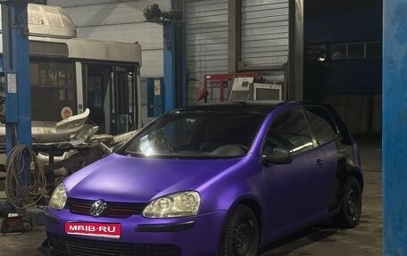 Volkswagen Golf V, 2004 год, 450 000 рублей, 1 фотография