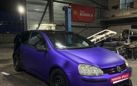 Volkswagen Golf V, 2004 год, 450 000 рублей, 2 фотография