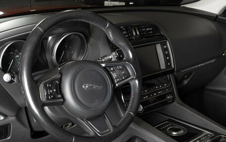 Jaguar F-Pace, 2017 год, 2 450 000 рублей, 3 фотография