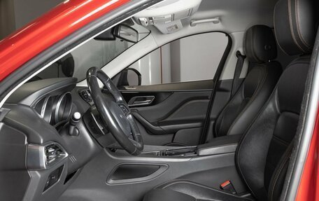 Jaguar F-Pace, 2017 год, 2 450 000 рублей, 14 фотография