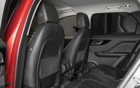 Jaguar F-Pace, 2017 год, 2 450 000 рублей, 15 фотография