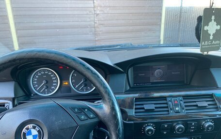 BMW 5 серия, 2005 год, 900 000 рублей, 8 фотография