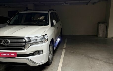 Toyota Land Cruiser 200, 2015 год, 6 800 000 рублей, 2 фотография