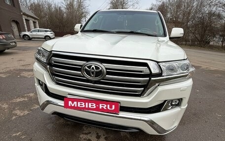 Toyota Land Cruiser 200, 2015 год, 6 800 000 рублей, 13 фотография