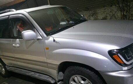 Toyota Land Cruiser 100 рестайлинг 2, 2006 год, 3 100 000 рублей, 3 фотография