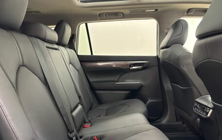 Toyota Highlander, 2025 год, 6 350 000 рублей, 13 фотография