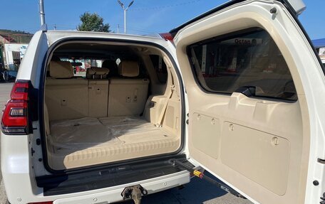 Toyota Land Cruiser Prado 150 рестайлинг 2, 2022 год, 8 200 000 рублей, 20 фотография