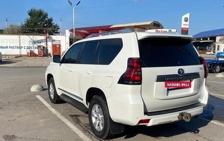 Toyota Land Cruiser Prado 150 рестайлинг 2, 2022 год, 8 200 000 рублей, 8 фотография