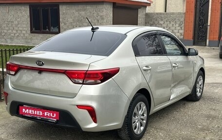 KIA Rio IV, 2018 год, 890 000 рублей, 5 фотография