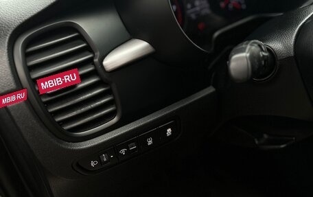 KIA Rio IV, 2018 год, 890 000 рублей, 7 фотография