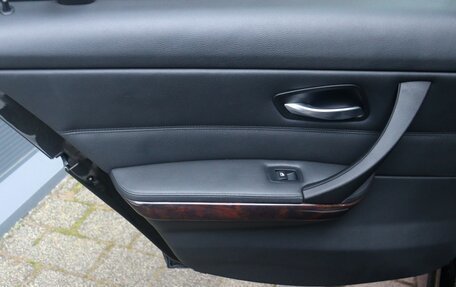 BMW 3 серия, 2007 год, 1 299 000 рублей, 14 фотография