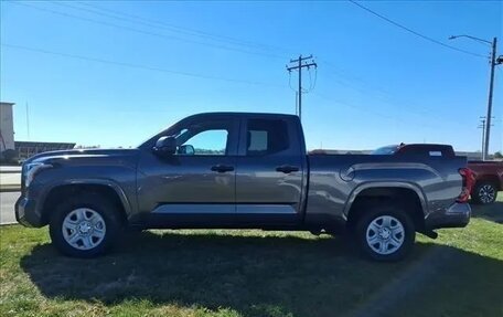 Toyota Tundra, 2022 год, 5 830 000 рублей, 4 фотография