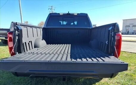 Toyota Tundra, 2022 год, 5 830 000 рублей, 6 фотография