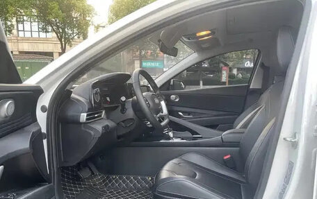 Hyundai Elantra, 2025 год, 1 594 000 рублей, 11 фотография