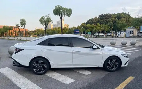 Hyundai Elantra, 2025 год, 1 594 000 рублей, 4 фотография