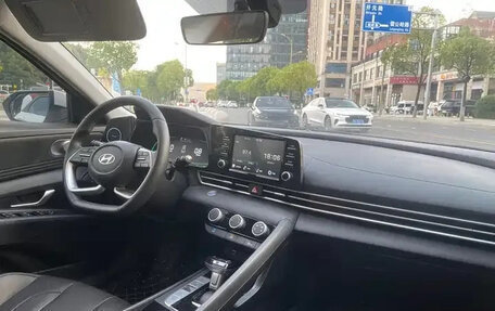 Hyundai Elantra, 2025 год, 1 594 000 рублей, 10 фотография