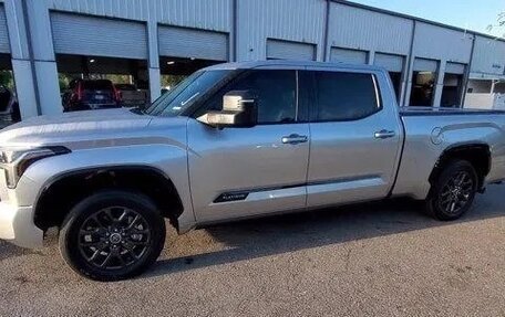 Toyota Tundra, 2022 год, 6 710 000 рублей, 3 фотография