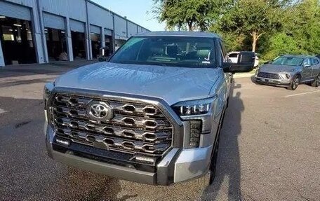 Toyota Tundra, 2022 год, 6 710 000 рублей, 2 фотография