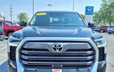 Toyota Tundra, 2022 год, 6 800 000 рублей, 2 фотография