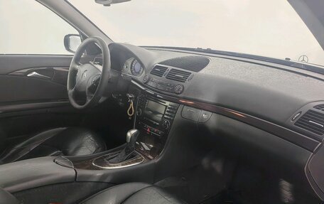 Mercedes-Benz E-Класс, 2005 год, 539 000 рублей, 15 фотография