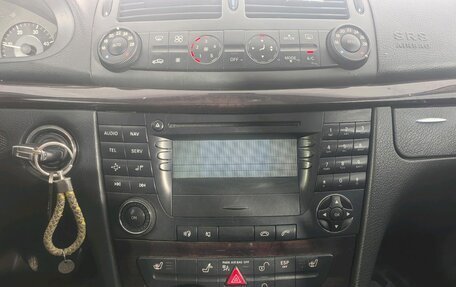 Mercedes-Benz E-Класс, 2005 год, 539 000 рублей, 26 фотография