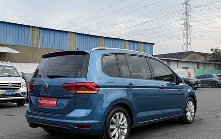 Volkswagen Touran III, 2021 год, 1 510 123 рублей, 7 фотография
