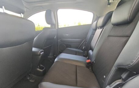 Honda Vezel, 2020 год, 1 070 000 рублей, 3 фотография