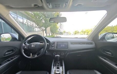 Honda Vezel, 2020 год, 1 070 000 рублей, 2 фотография