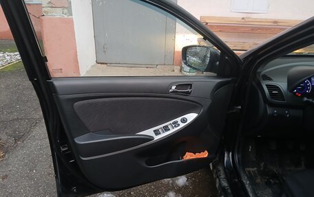 Hyundai Solaris II рестайлинг, 2012 год, 553 000 рублей, 4 фотография