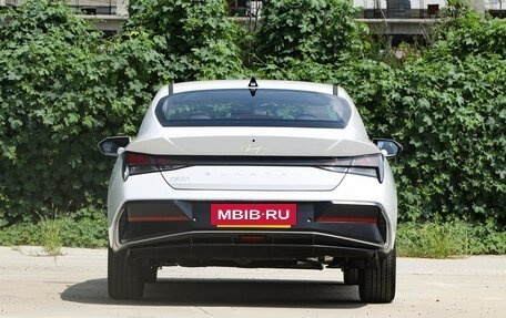 Hyundai Elantra, 2025 год, 1 605 900 рублей, 6 фотография