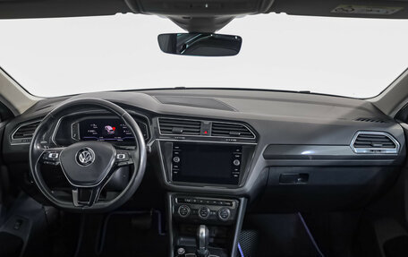 Volkswagen Tiguan II, 2019 год, 2 599 000 рублей, 9 фотография