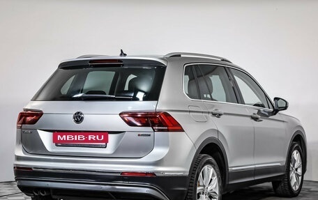 Volkswagen Tiguan II, 2019 год, 2 599 000 рублей, 5 фотография