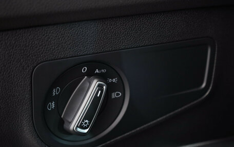 Volkswagen Tiguan II, 2019 год, 2 599 000 рублей, 14 фотография