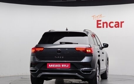 Volkswagen T-Roc I, 2021 год, 1 700 121 рублей, 5 фотография