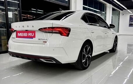 Skoda Octavia IV, 2022 год, 1 979 000 рублей, 2 фотография