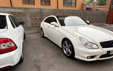 Mercedes-Benz CLS, 2005 год, 1 890 000 рублей, 3 фотография