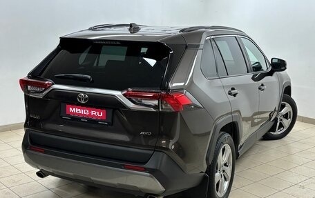 Toyota RAV4, 2020 год, 3 199 000 рублей, 9 фотография