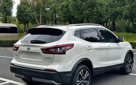 Nissan Qashqai, 2022 год, 1 980 000 рублей, 5 фотография