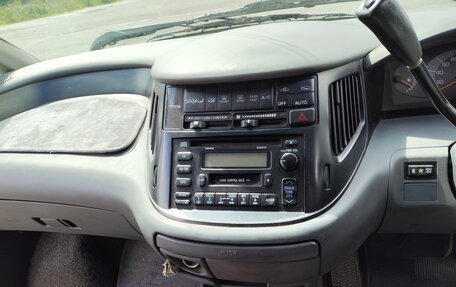 Toyota Estima III рестайлинг -2, 1999 год, 395 000 рублей, 3 фотография