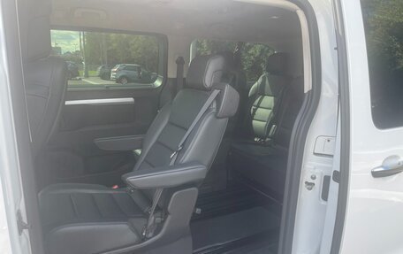 Peugeot Traveller I, 2019 год, 4 500 000 рублей, 11 фотография