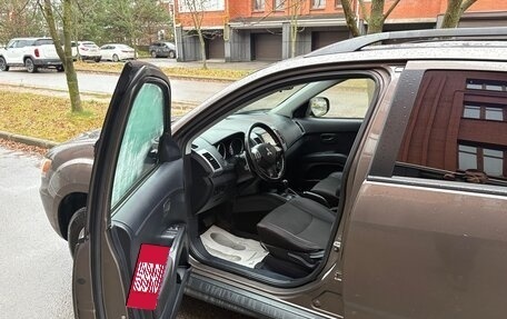 Mitsubishi Outlander III рестайлинг 3, 2011 год, 1 100 000 рублей, 5 фотография